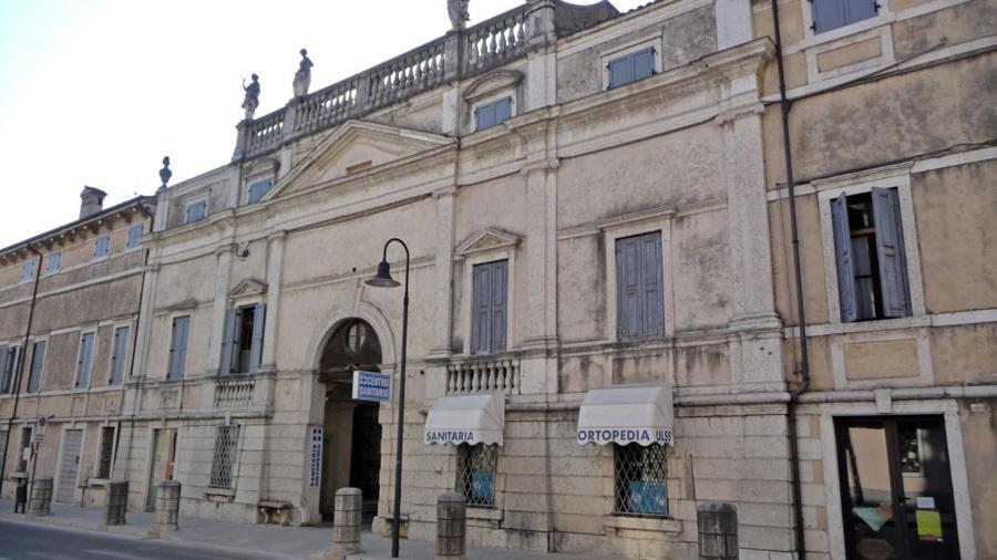 Locanda Al Centrale Caprino Veronese Exterior foto
